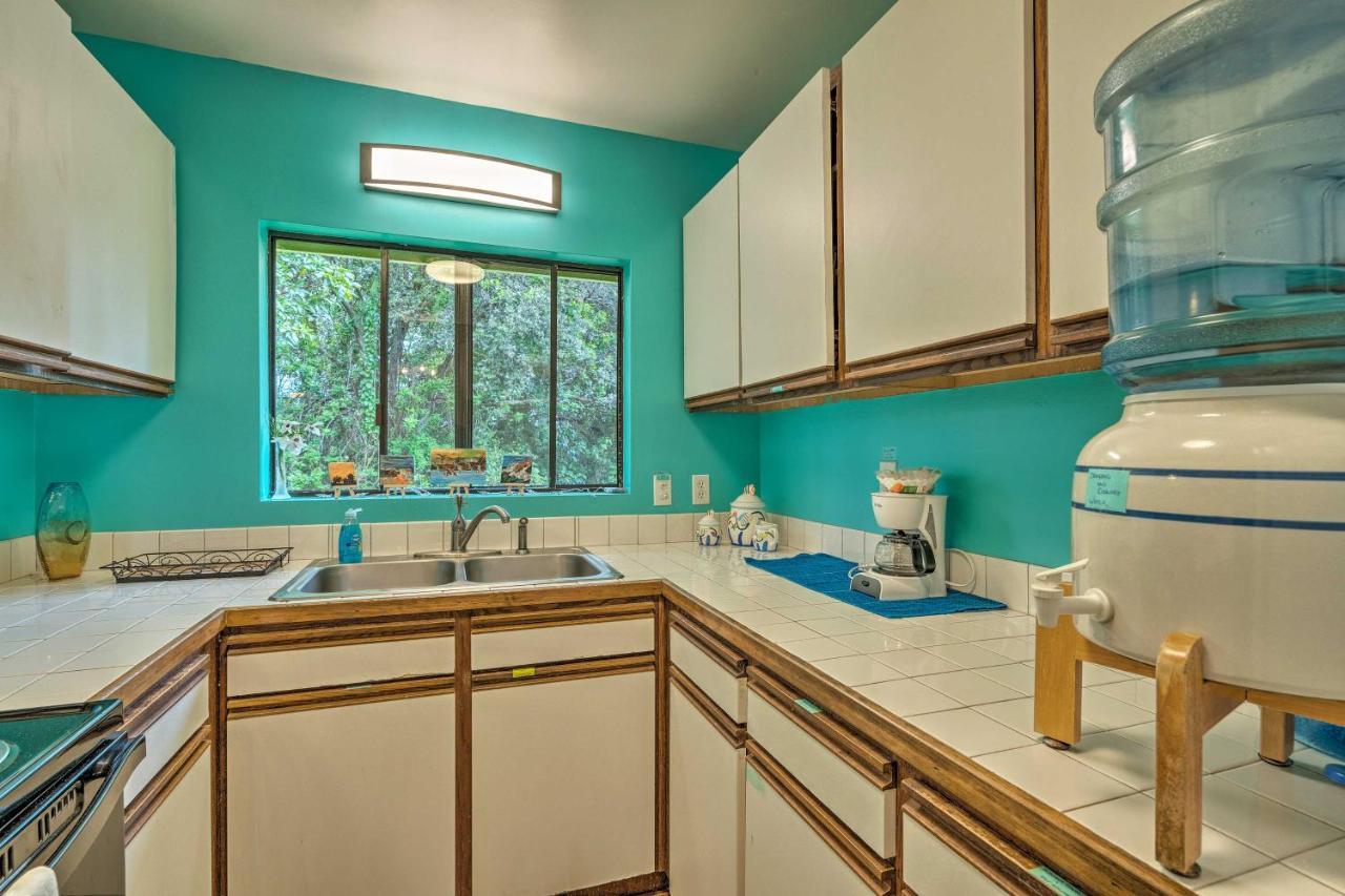 Peaceful Abode With Deck, 13 Mi To Black Sand Beach! Naalehu Exterior foto
