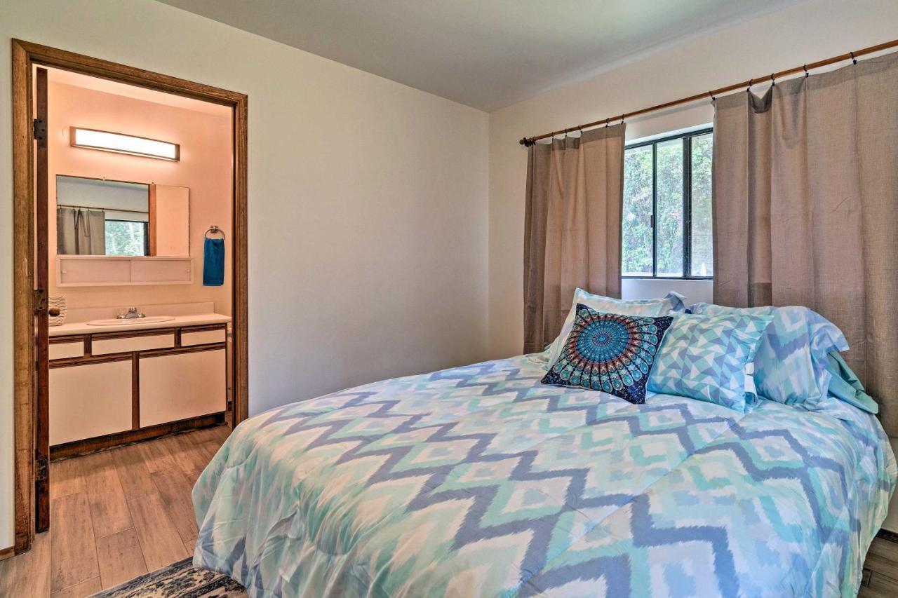 Peaceful Abode With Deck, 13 Mi To Black Sand Beach! Naalehu Exterior foto