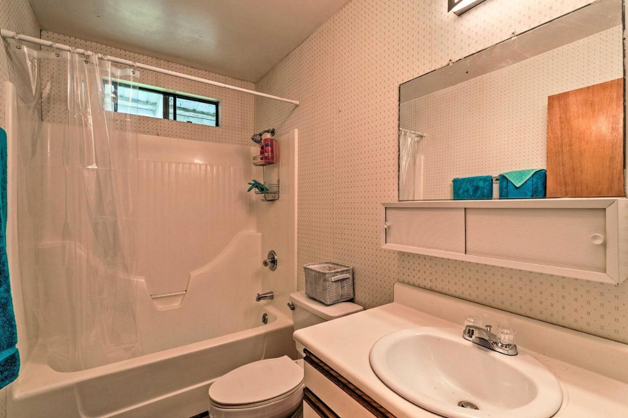 Peaceful Abode With Deck, 13 Mi To Black Sand Beach! Naalehu Exterior foto