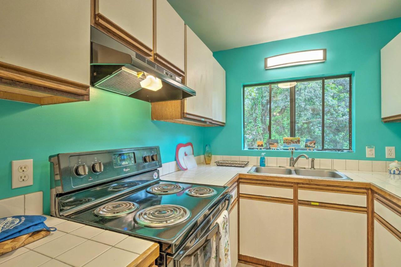 Peaceful Abode With Deck, 13 Mi To Black Sand Beach! Naalehu Exterior foto