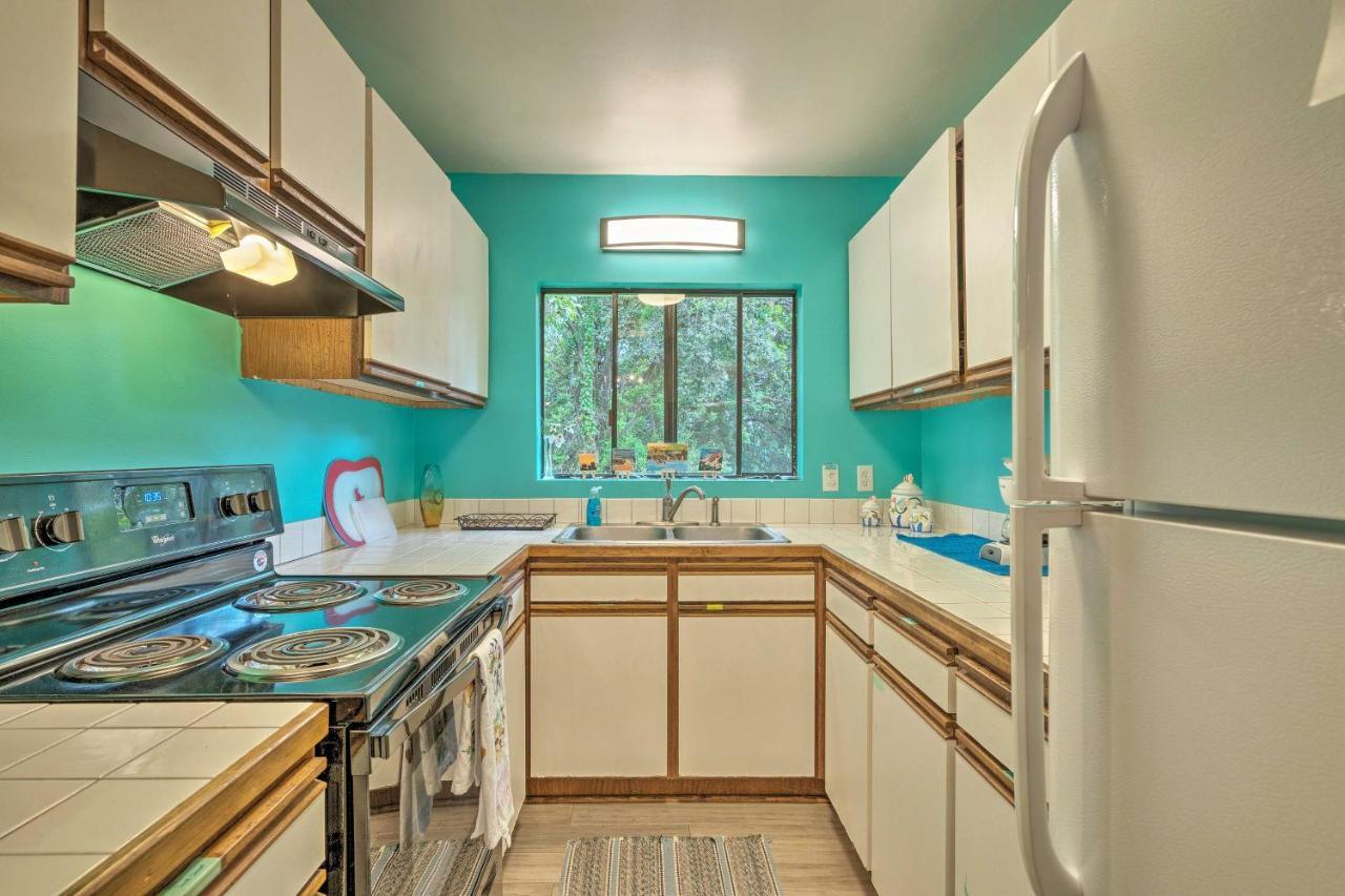 Peaceful Abode With Deck, 13 Mi To Black Sand Beach! Naalehu Exterior foto