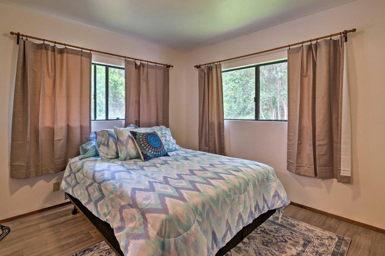 Peaceful Abode With Deck, 13 Mi To Black Sand Beach! Naalehu Exterior foto